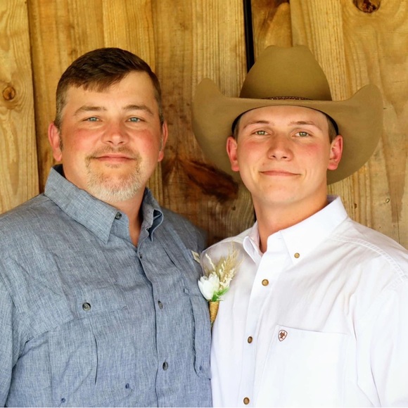 Meet your Posher, Dona (pronounced- Donut without the ut). Hello Everyone!! - Picture 3 of 3